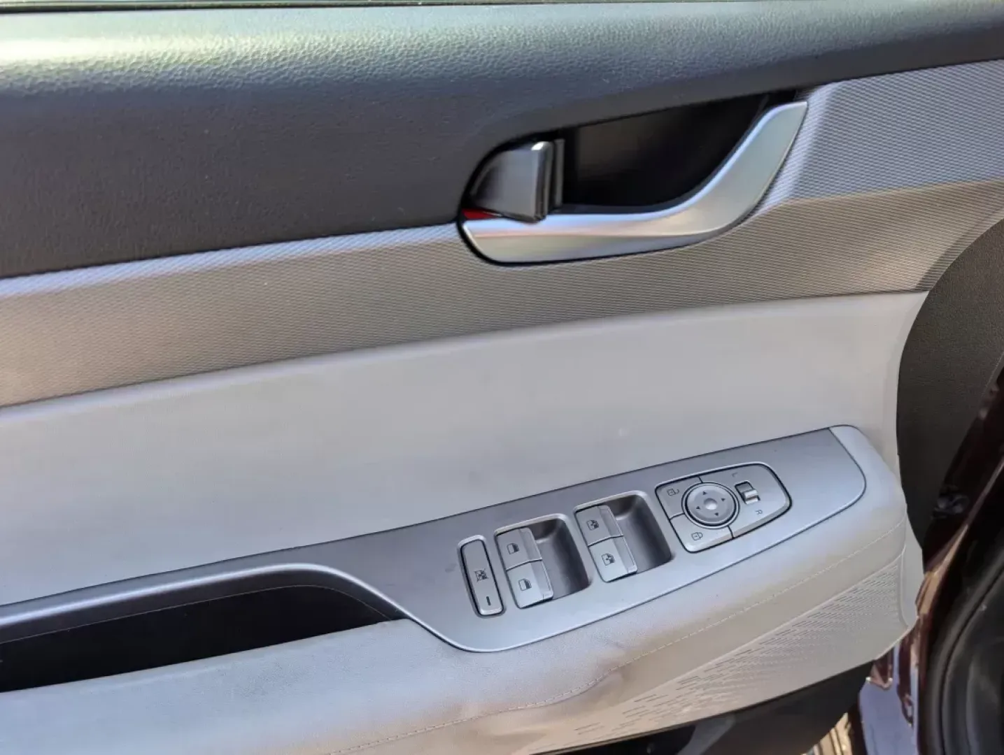 2021 /Gray Hyundai Palisade SE (KM8R1DHE1MU) with an Other engine, located at 521 Old Farm Lane Rd, Prattville, AL, 36066, (334) 325-1505, 32.482460, -86.416367 - **Drive Your Next Adventure in Style with the 2021 Hyundai Palisade SE!**<br /> <br /> Are you ready to elevate your family road trips or weekend getaways? The 2021 Hyundai Palisade SE is the SUV that combines style, comfort, and practicality, making it the perfect choice for growing families and ad - Photo#8