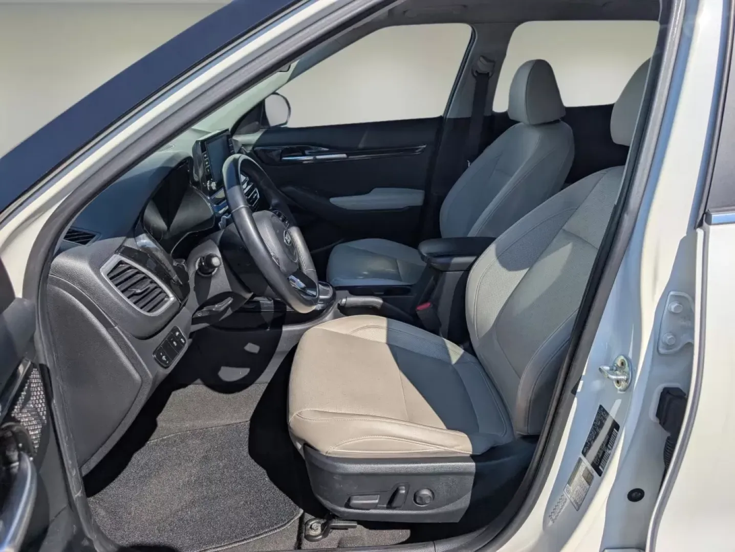 2021 /Black Kia Seltos EX (KNDERCAAXM7) with an Other engine, located at 1430 Gateway Drive, Opelika, AL, 36801, (334) 239-0944, 32.637871, -85.409790 - **Adventure Awaits with the 2021 Kia Seltos EX! Your Family-Friendly SUV Awaits!**<br /> <br /> Are you ready to elevate your driving experience? Whether you're navigating the bustling streets of Phenix City or embarking on weekend getaways, the 2021 Kia Seltos EX is the ideal SUV for those who crav - Photo#9