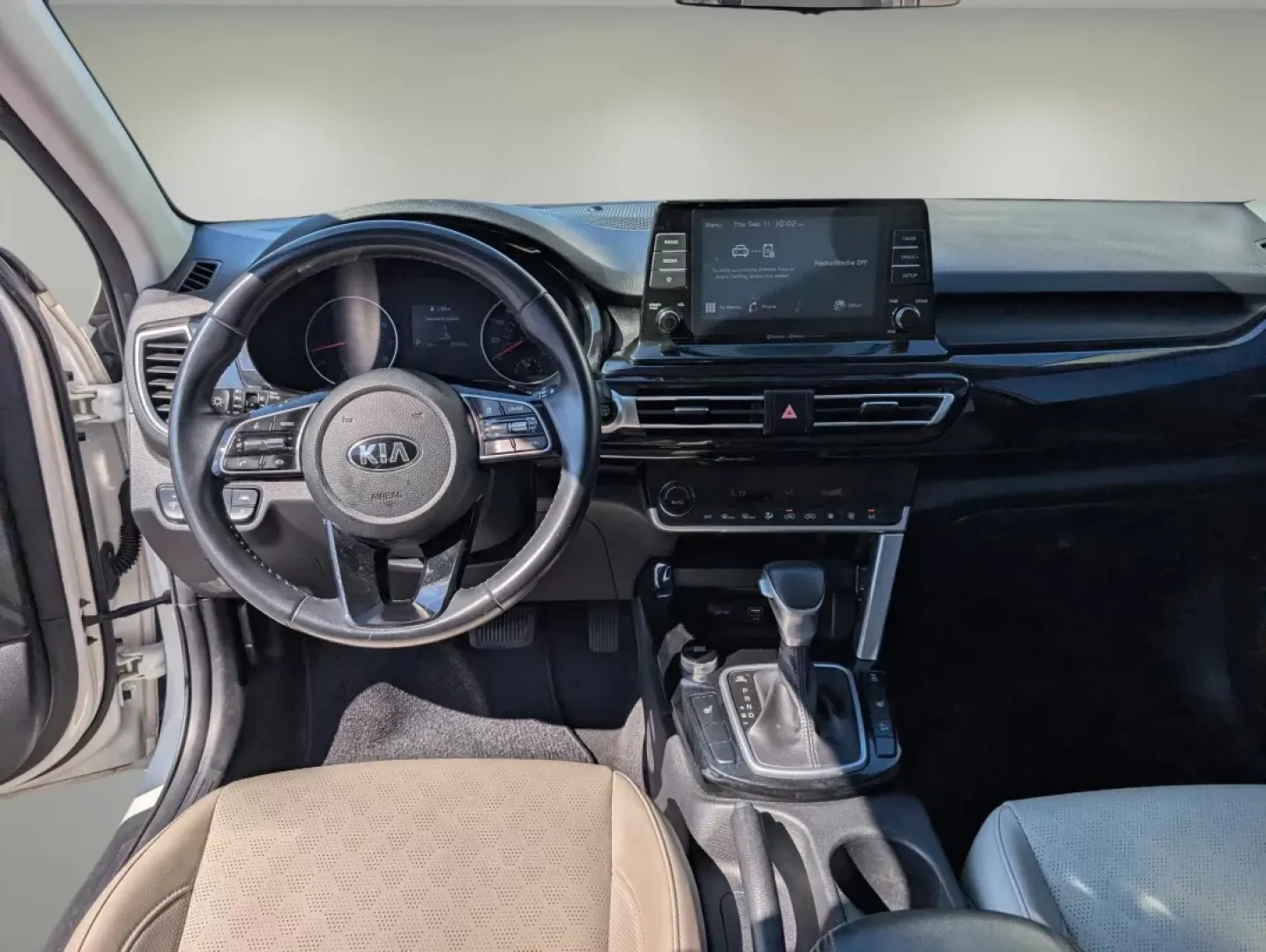 2021 /Black Kia Seltos EX (KNDERCAAXM7) with an Other engine, located at 1430 Gateway Drive, Opelika, AL, 36801, (334) 239-0944, 32.637871, -85.409790 - **Adventure Awaits with the 2021 Kia Seltos EX! Your Family-Friendly SUV Awaits!**<br /> <br /> Are you ready to elevate your driving experience? Whether you're navigating the bustling streets of Phenix City or embarking on weekend getaways, the 2021 Kia Seltos EX is the ideal SUV for those who crav - Photo#11