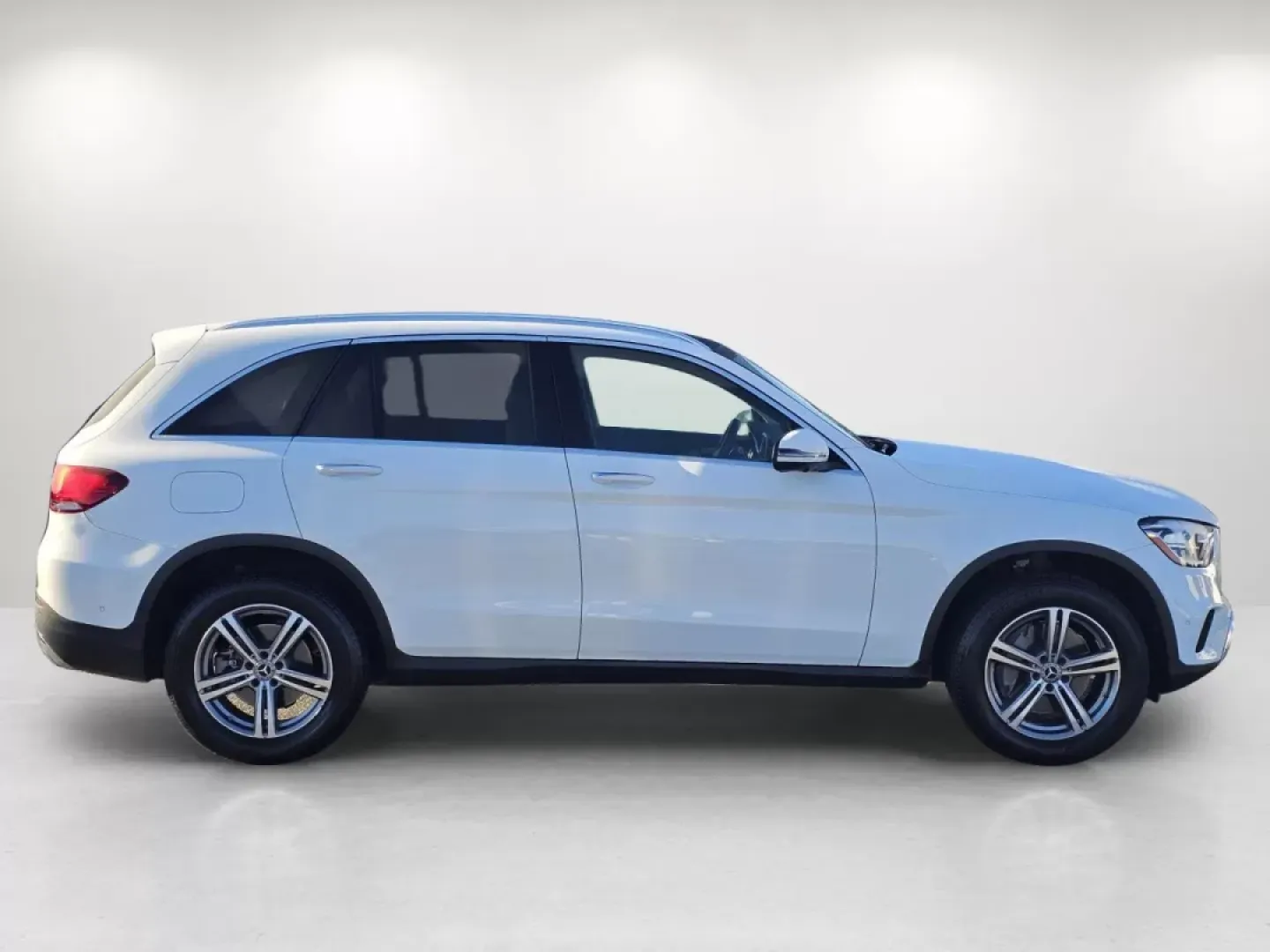 2021 Mercedes-Benz GLC GLC 300 (W1N0G8DB9MV) with an Other engine, located at 521 Old Farm Lane Rd, Prattville, AL, 36066, (334) 325-1505, 32.482460, -86.416367 - ### Adventure Awaits with the 2021 Mercedes-Benz GLC 300 at Gils Auto!<br /> <br /> Are you ready to elevate your driving experience? Whether you're navigating the bustling streets of Phenix City, AL, commuting to work, or taking weekend road trips with family and friends, the 2021 Mercedes-Benz GLC - Photo#2