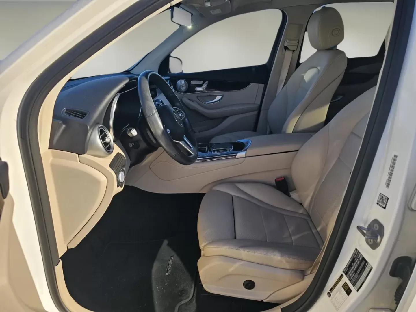 2021 Mercedes-Benz GLC GLC 300 (W1N0G8DB9MV) with an Other engine, located at 521 Old Farm Lane Rd, Prattville, AL, 36066, (334) 325-1505, 32.482460, -86.416367 - ### Adventure Awaits with the 2021 Mercedes-Benz GLC 300 at Gils Auto!<br /> <br /> Are you ready to elevate your driving experience? Whether you're navigating the bustling streets of Phenix City, AL, commuting to work, or taking weekend road trips with family and friends, the 2021 Mercedes-Benz GLC - Photo#8