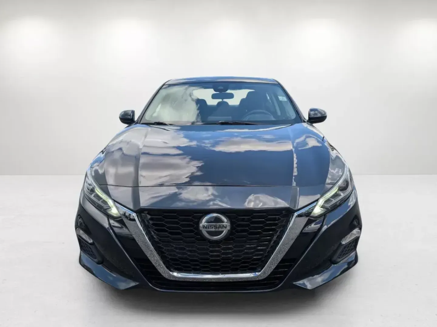 2021 /Charcoal Nissan Altima 2.5 SV (1N4BL4DV5MN) with an Regular Unleaded I-4 2.5 L/152 engine, 1-Speed CVT w/OD transmission, located at 3959 U.S. 80 W, Phenix City, AL, 36870, (334) 297-4885, 32.469296, -85.135185 - **Find Your Perfect Ride with Gils Auto 2021 Nissan Altima 2.5 SV** <br /> <br /> Are you in search of a reliable sedan that effortlessly balances comfort, style, and advanced technology? Look no further than the stunning 2021 Nissan Altima 2.5 SV, available now at Gils Auto in Phenix City, AL. Th - Photo#2