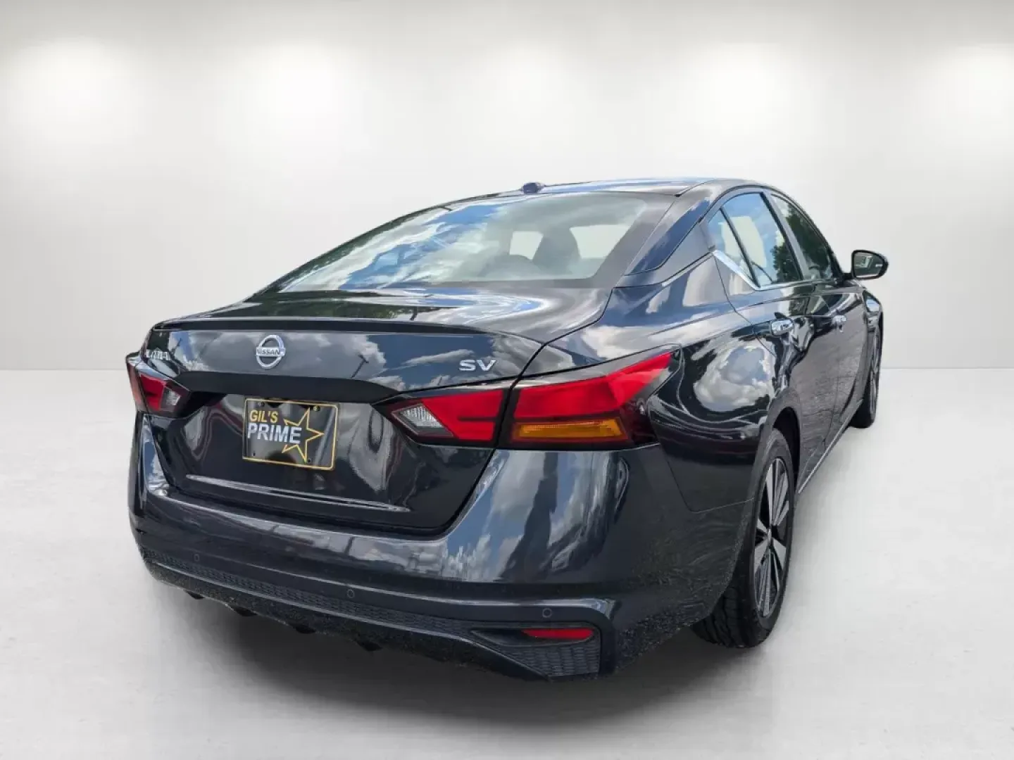 2021 /Charcoal Nissan Altima 2.5 SV (1N4BL4DV5MN) with an Regular Unleaded I-4 2.5 L/152 engine, 1-Speed CVT w/OD transmission, located at 3959 U.S. 80 W, Phenix City, AL, 36870, (334) 297-4885, 32.469296, -85.135185 - **Find Your Perfect Ride with Gils Auto 2021 Nissan Altima 2.5 SV** <br /> <br /> Are you in search of a reliable sedan that effortlessly balances comfort, style, and advanced technology? Look no further than the stunning 2021 Nissan Altima 2.5 SV, available now at Gils Auto in Phenix City, AL. Th - Photo#5