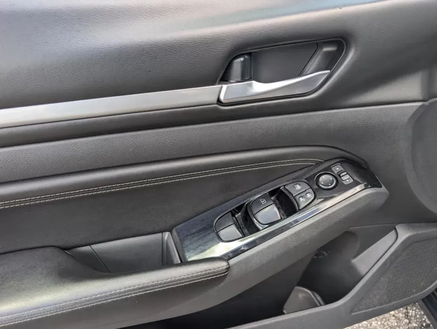 2021 /Charcoal Nissan Altima 2.5 SV (1N4BL4DV5MN) with an Regular Unleaded I-4 2.5 L/152 engine, 1-Speed CVT w/OD transmission, located at 3959 U.S. 80 W, Phenix City, AL, 36870, (334) 297-4885, 32.469296, -85.135185 - **Find Your Perfect Ride with Gils Auto 2021 Nissan Altima 2.5 SV** <br /> <br /> Are you in search of a reliable sedan that effortlessly balances comfort, style, and advanced technology? Look no further than the stunning 2021 Nissan Altima 2.5 SV, available now at Gils Auto in Phenix City, AL. Th - Photo#9