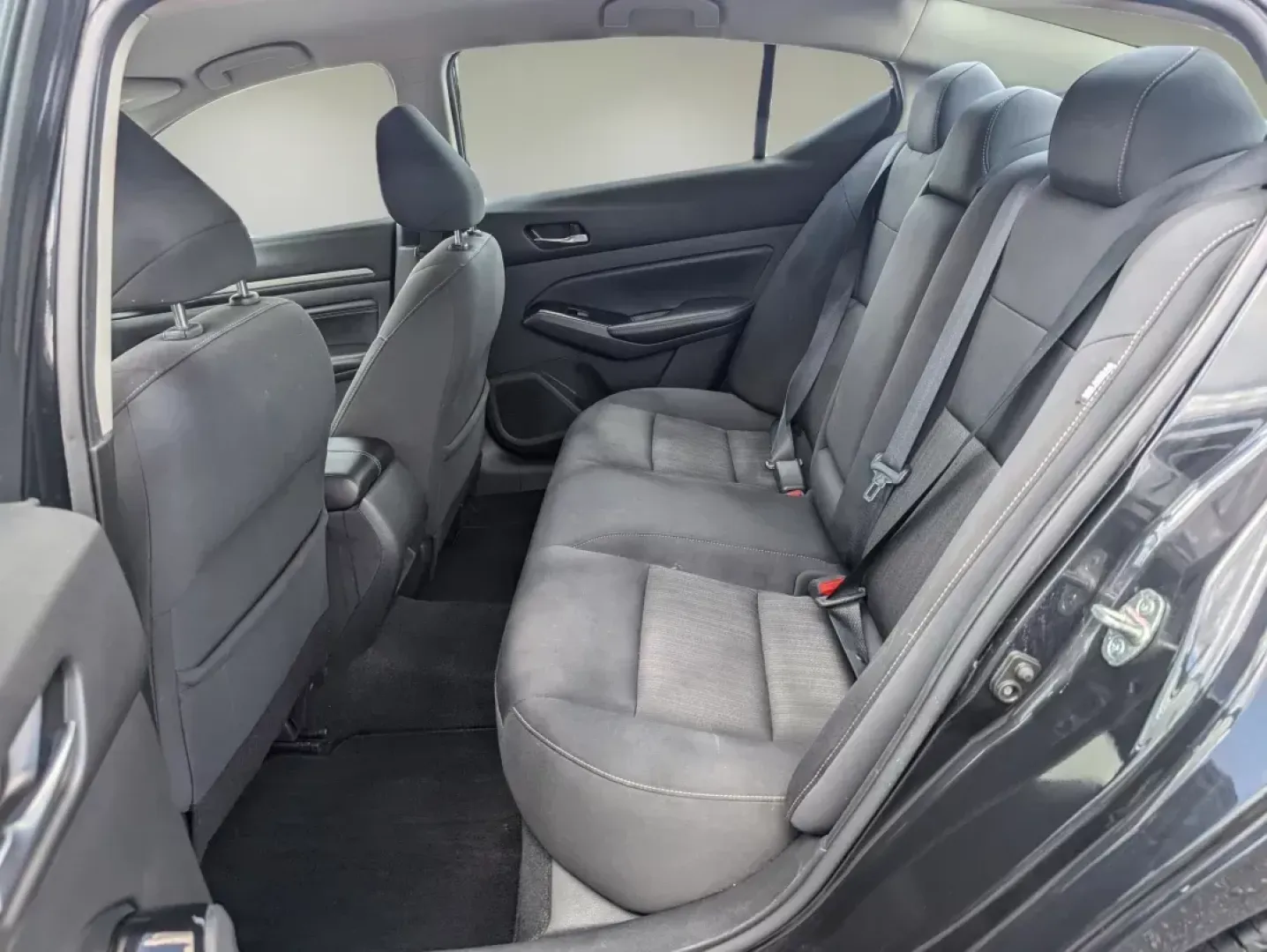 2021 /Charcoal Nissan Altima 2.5 SV (1N4BL4DV5MN) with an Regular Unleaded I-4 2.5 L/152 engine, 1-Speed CVT w/OD transmission, located at 3959 U.S. 80 W, Phenix City, AL, 36870, (334) 297-4885, 32.469296, -85.135185 - **Find Your Perfect Ride with Gils Auto 2021 Nissan Altima 2.5 SV** <br /> <br /> Are you in search of a reliable sedan that effortlessly balances comfort, style, and advanced technology? Look no further than the stunning 2021 Nissan Altima 2.5 SV, available now at Gils Auto in Phenix City, AL. Th - Photo#11