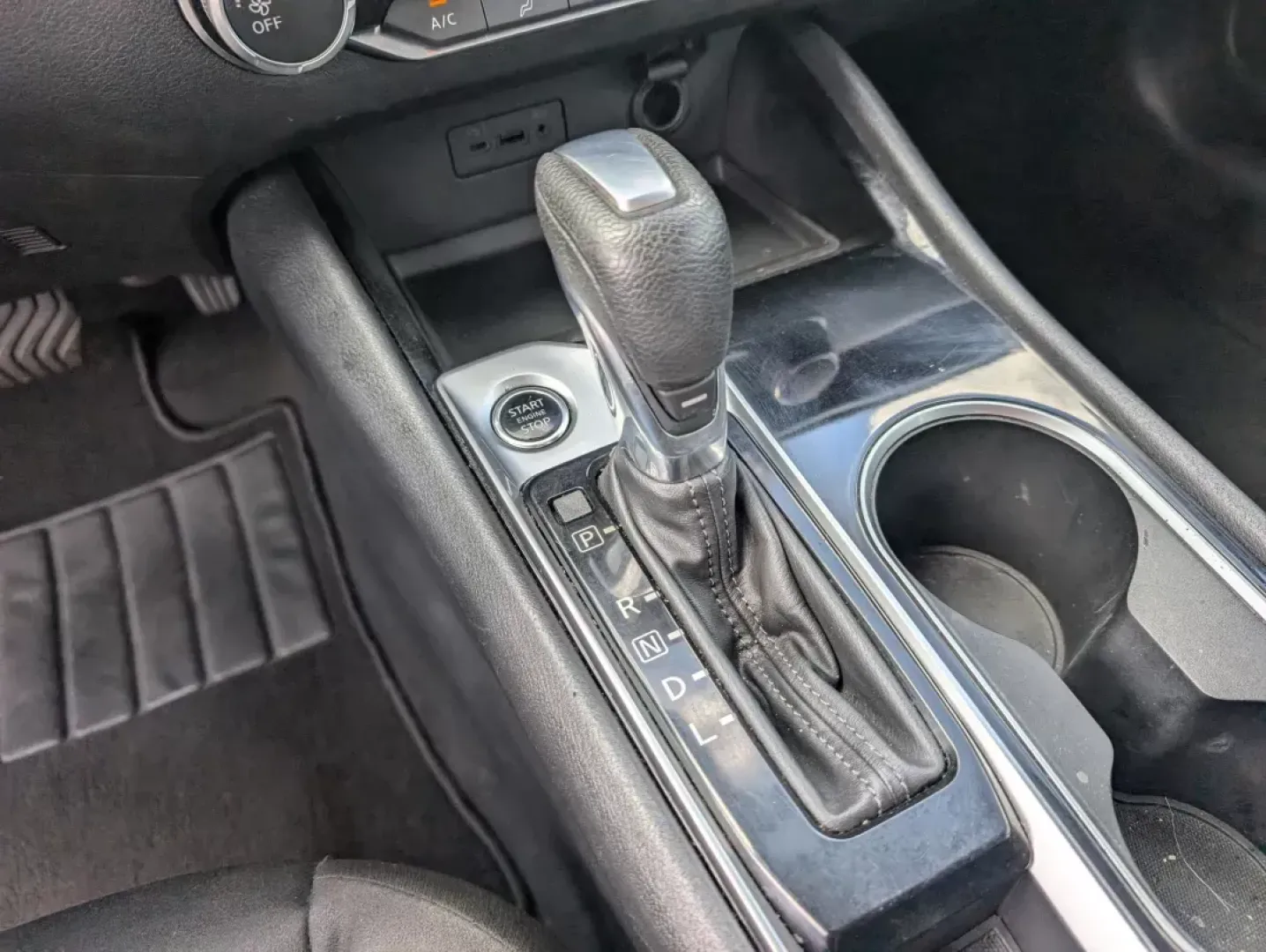 2021 /Charcoal Nissan Altima 2.5 SV (1N4BL4DV5MN) with an Regular Unleaded I-4 2.5 L/152 engine, 1-Speed CVT w/OD transmission, located at 3959 U.S. 80 W, Phenix City, AL, 36870, (334) 297-4885, 32.469296, -85.135185 - **Find Your Perfect Ride with Gils Auto 2021 Nissan Altima 2.5 SV** <br /> <br /> Are you in search of a reliable sedan that effortlessly balances comfort, style, and advanced technology? Look no further than the stunning 2021 Nissan Altima 2.5 SV, available now at Gils Auto in Phenix City, AL. Th - Photo#14