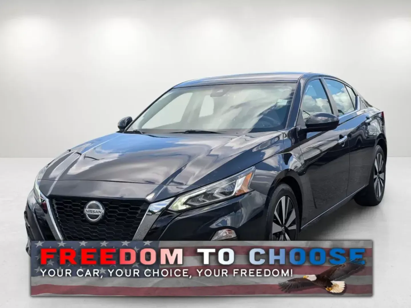 2021 /Charcoal Nissan Altima 2.5 SV (1N4BL4DV5MN) with an Regular Unleaded I-4 2.5 L/152 engine, 1-Speed CVT w/OD transmission, located at 3959 U.S. 80 W, Phenix City, AL, 36870, (334) 297-4885, 32.469296, -85.135185 - **Find Your Perfect Ride with Gils Auto 2021 Nissan Altima 2.5 SV** <br /> <br /> Are you in search of a reliable sedan that effortlessly balances comfort, style, and advanced technology? Look no further than the stunning 2021 Nissan Altima 2.5 SV, available now at Gils Auto in Phenix City, AL. Th - Photo#0