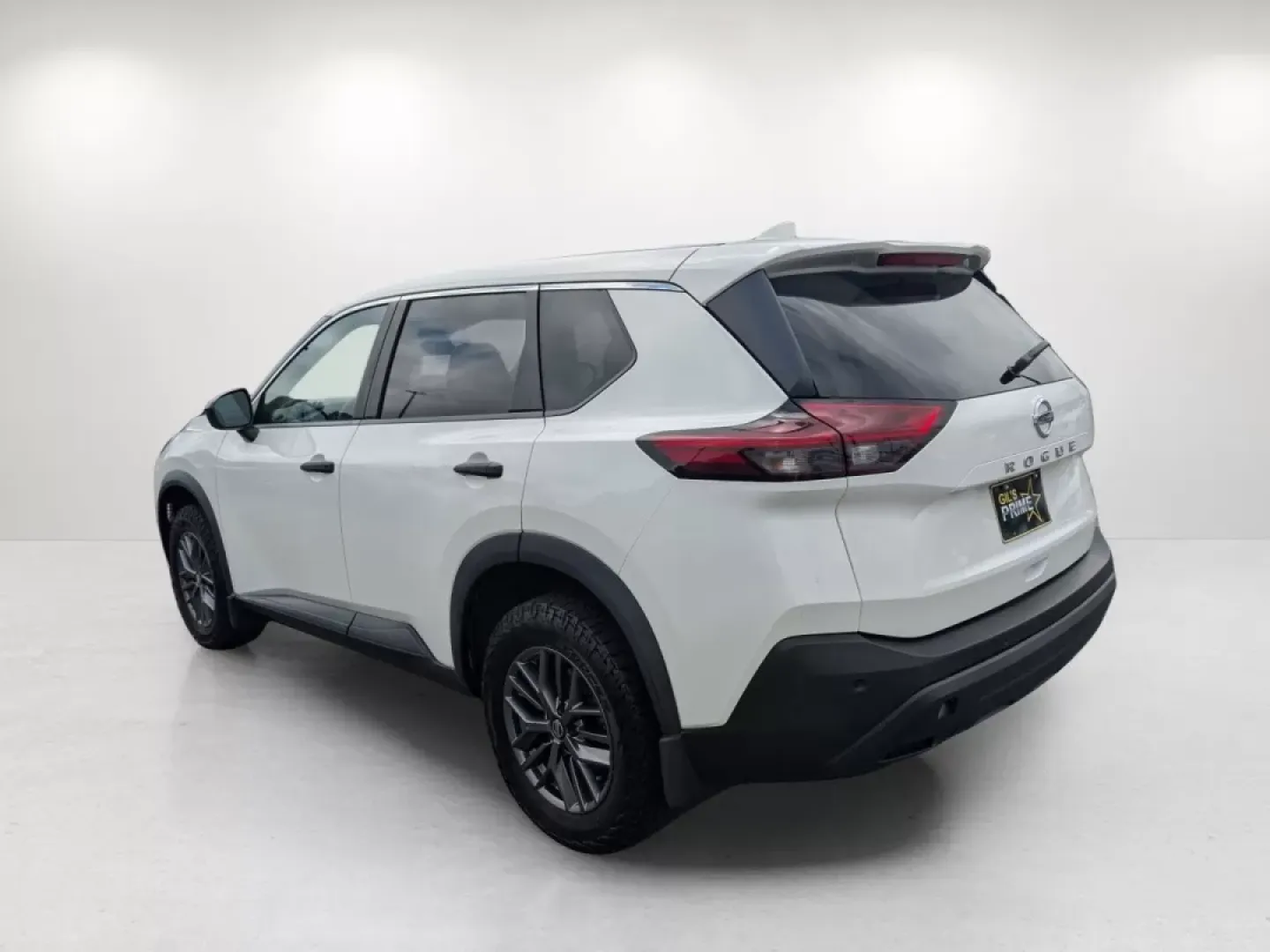 2021 /Charcoal Nissan Rogue S (5N1AT3AB5MC) with an Other engine, located at 7000 Northlake Connector, Columbus, GA, 31904, (706) 987-8085, 32.524975, -84.978134 - Experience the freedom of adventure with the 2021 Nissan Rogue S, available now at Gils Auto in Phenix City, AL. This versatile all-wheel-drive SUV is perfect for families on the go or anyone looking to explore the beautiful surroundings of Phenix City. Whether you're making memories on weekend geta - Photo#7