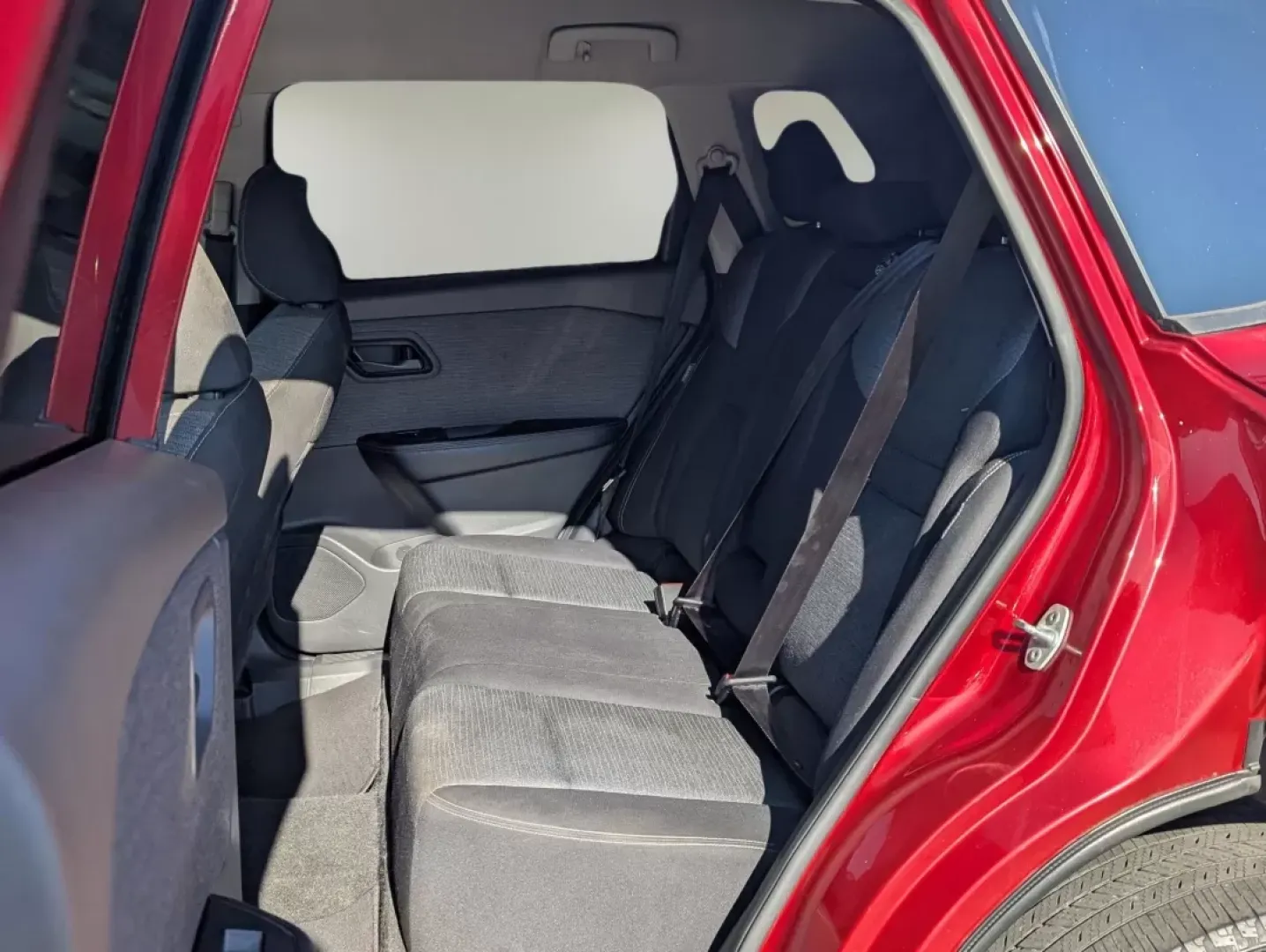 2021 /Charcoal Nissan Rogue S (5N1AT3AA6MC) with an Other engine, located at 1430 Gateway Drive, Opelika, AL, 36801, (334) 239-0944, 32.637871, -85.409790 - Discover the perfect blend of style, comfort, and reliability with the 2021 Nissan Rogue S, available at Gils Auto in Phenix City, AL. This SUV is not just a vehicle; it's a lifestyle upgrade that caters to your adventurous spirit and everyday needs. Whether you're a busy professional looking for a - Photo#10