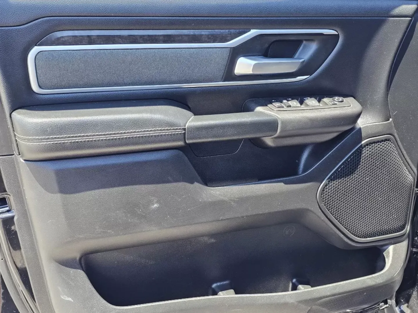 2021 /Black Ram 1500 Big Horn (1C6SRFMT4MN) with an Other engine, located at 3959 U.S. 80 W, Phenix City, AL, 36870, (334) 297-4885, 32.469296, -85.135185 - **The Ultimate Adventure Awaits You: 2021 Ram 1500 Big Horn Crew Cab Pickup at Gils Auto - Prattville!**<br /> <br /> If you're in the market for a rugged pickup that seamlessly blends comfort and performance, look no further than this stunning 2021 Ram 1500 Big Horn Crew Cab! This truck is not just - Photo#8