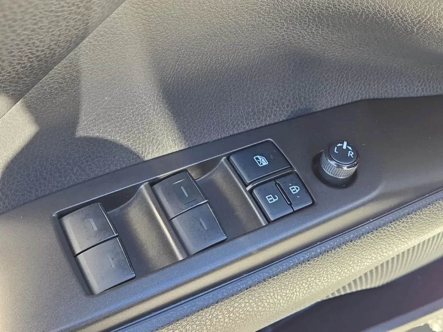 2021 Toyota Camry SE (4T1G11AK7MU) with an Other engine, located at 7000 Northlake Connector, Columbus, GA, 31904, (706) 987-8085, 32.524975, -84.978134 - Are you dreaming of a vehicle that combines style, reliability, and outstanding performance for weekend adventures or daily commutes? Look no further than this stunning 2021 Toyota Camry, available now at Gils Auto in Phenix City, AL. With a sleek white exterior, this four-door sedan perfectly balan - Photo#10