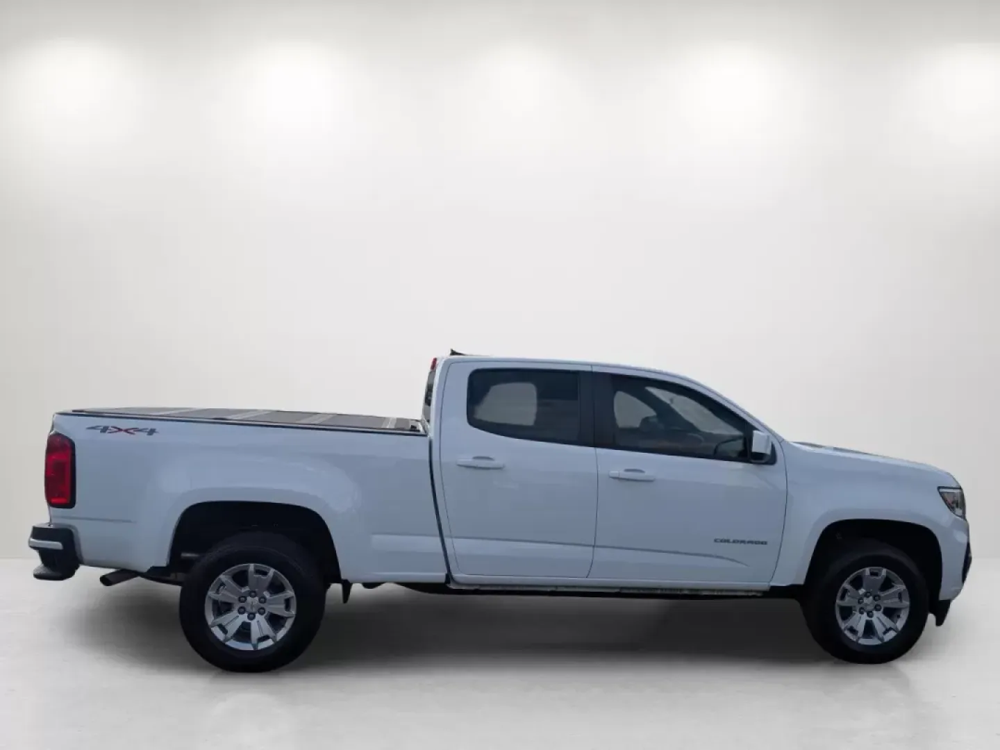 2022 /Jet Black Chevrolet Colorado 4WD LT (1GCGTCEN8N1) with an Other engine, located at 3959 U.S. 80 W, Phenix City, AL, 36870, (334) 297-4885, 32.469296, -85.135185 - **Explore New Heights with the 2022 Chevrolet Colorado at Gils Auto in Phenix City, AL!**<br /> <br /> Are you ready to elevate your adventures or tackle everyday errands with confidence? The 2022 Chevrolet Colorado Crew Cab Pickup is designed for those who crave versatility, making it perfect for g - Photo#4