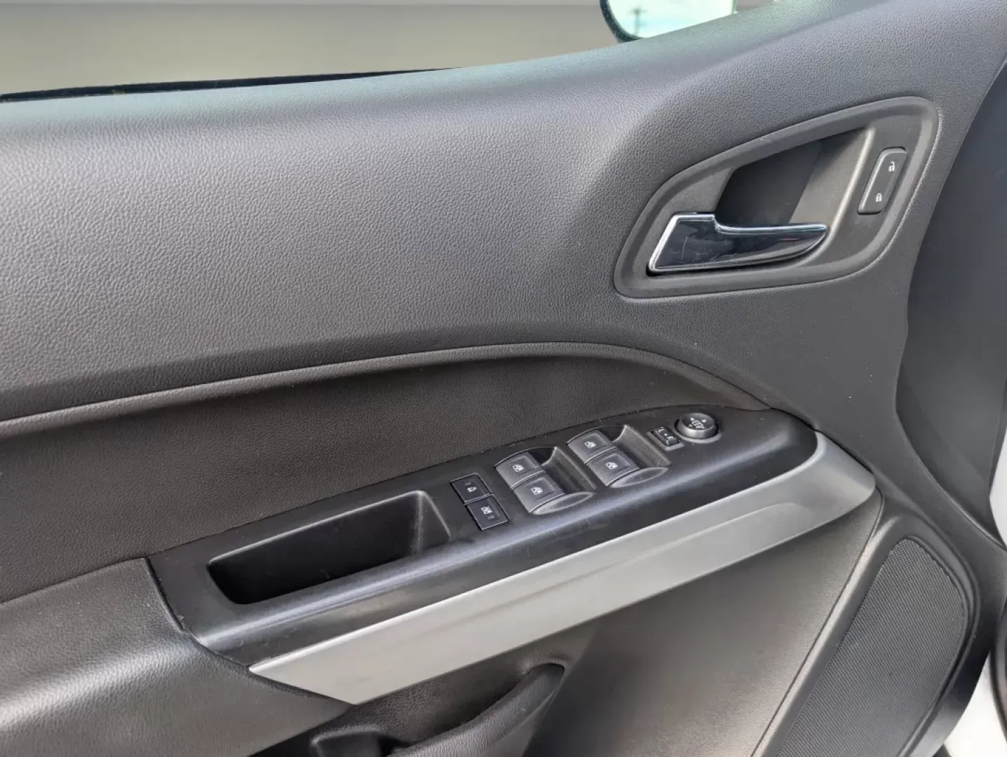 2022 /Jet Black Chevrolet Colorado 4WD LT (1GCGTCEN8N1) with an Other engine, located at 3959 U.S. 80 W, Phenix City, AL, 36870, (334) 297-4885, 32.469296, -85.135185 - **Explore New Heights with the 2022 Chevrolet Colorado at Gils Auto in Phenix City, AL!**<br /> <br /> Are you ready to elevate your adventures or tackle everyday errands with confidence? The 2022 Chevrolet Colorado Crew Cab Pickup is designed for those who crave versatility, making it perfect for g - Photo#9