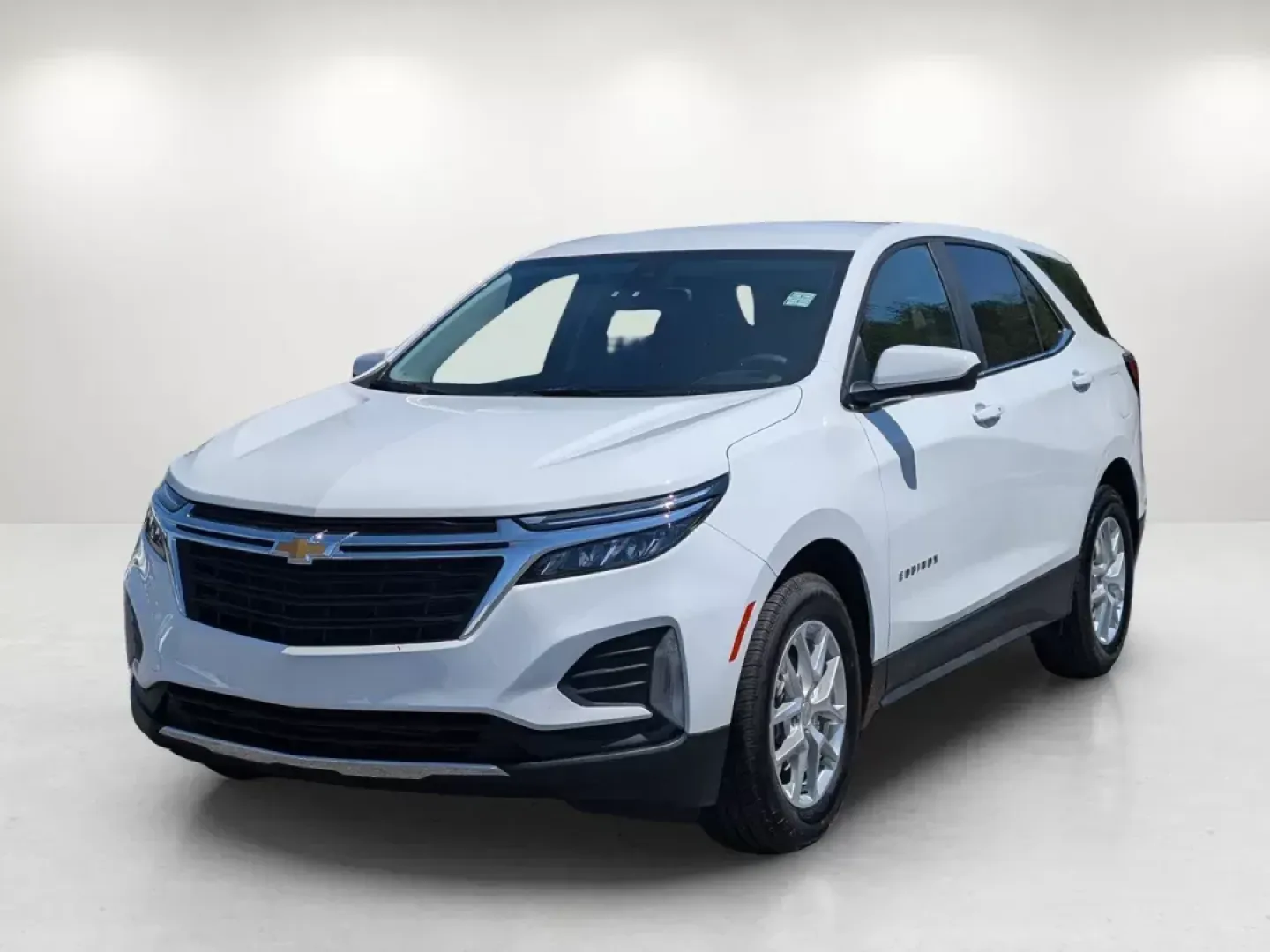 2022 /Jet Black Chevrolet Equinox LT (2GNAXKEVXN6) with an Other engine, located at 1430 Gateway Drive, Opelika, AL, 36801, (334) 239-0944, 32.637871, -85.409790 - Discover the perfect blend of style, comfort, and capability with the 2022 Chevrolet Equinox LT, available at Gils Auto in Columbus, GA. This sporty SUV is ideal for weekend adventures, family outings, or daily commutes-making it a versatile choice for anyone looking to elevate their driving experie - Photo#1