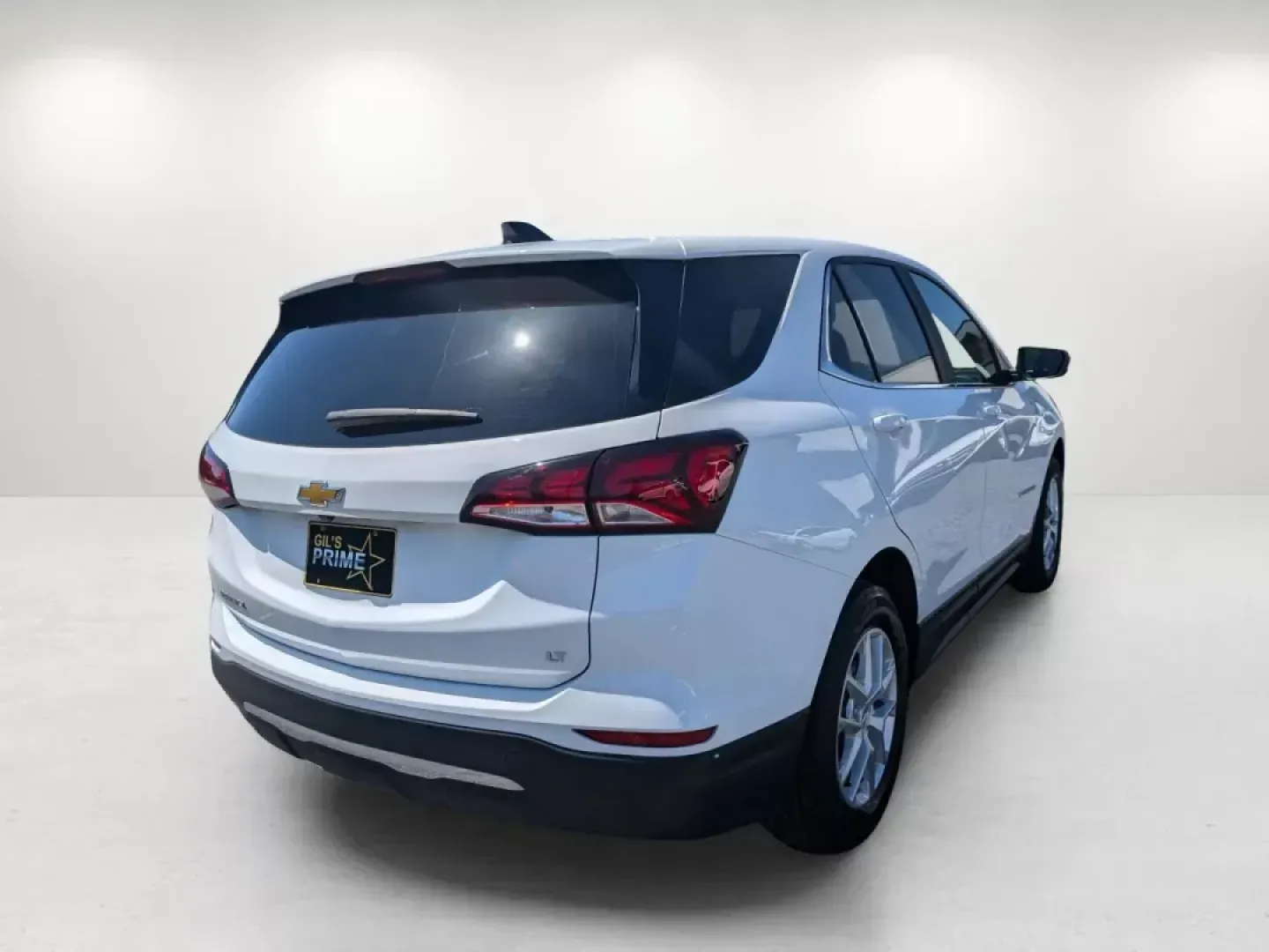 2022 /Jet Black Chevrolet Equinox LT (2GNAXKEVXN6) with an Other engine, located at 1430 Gateway Drive, Opelika, AL, 36801, (334) 239-0944, 32.637871, -85.409790 - Discover the perfect blend of style, comfort, and capability with the 2022 Chevrolet Equinox LT, available at Gils Auto in Columbus, GA. This sporty SUV is ideal for weekend adventures, family outings, or daily commutes-making it a versatile choice for anyone looking to elevate their driving experie - Photo#5