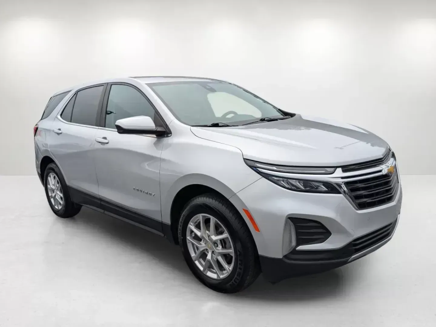 2022 /Jet Black Chevrolet Equinox LT (2GNAXTEV9N6) with an Turbocharged Gas I4 1.5L/92 engine, 6-Speed Automatic transmission, located at 7000 Northlake Connector, Columbus, GA, 31904, (706) 987-8085, 32.524975, -84.978134 - **Elevate Your Everyday Adventures with the 2022 Chevrolet Equinox LT at Gils Auto - Columbus #2**<br /> <br /> Looking for the perfect SUV to accommodate your active lifestyle or family needs? Look no further than the 2022 Chevrolet Equinox LT, available now at Gils Auto - Columbus #2! Located at 7 - Photo#2