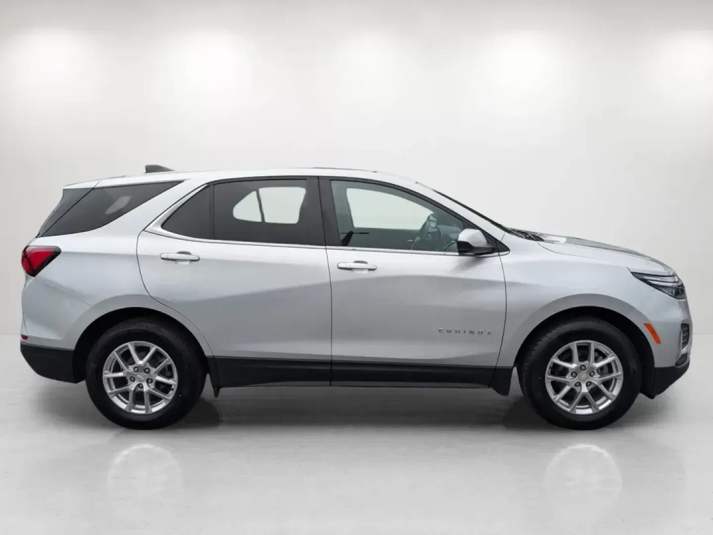 2022 /Jet Black Chevrolet Equinox LT (2GNAXTEV9N6) with an Turbocharged Gas I4 1.5L/92 engine, 6-Speed Automatic transmission, located at 7000 Northlake Connector, Columbus, GA, 31904, (706) 987-8085, 32.524975, -84.978134 - **Elevate Your Everyday Adventures with the 2022 Chevrolet Equinox LT at Gils Auto - Columbus #2**<br /> <br /> Looking for the perfect SUV to accommodate your active lifestyle or family needs? Look no further than the 2022 Chevrolet Equinox LT, available now at Gils Auto - Columbus #2! Located at 7 - Photo#3
