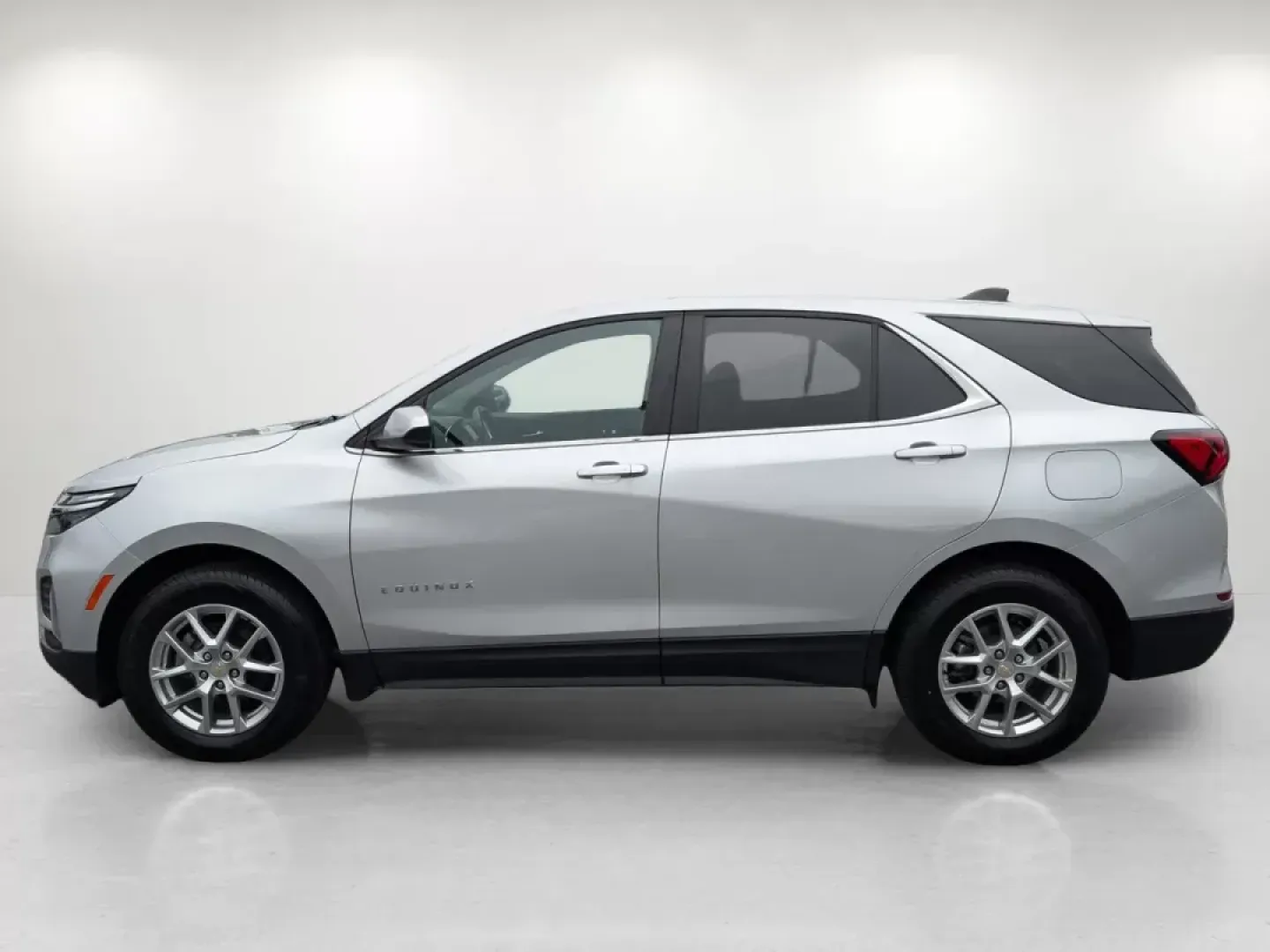 2022 /Jet Black Chevrolet Equinox LT (2GNAXTEV9N6) with an Turbocharged Gas I4 1.5L/92 engine, 6-Speed Automatic transmission, located at 7000 Northlake Connector, Columbus, GA, 31904, (706) 987-8085, 32.524975, -84.978134 - **Elevate Your Everyday Adventures with the 2022 Chevrolet Equinox LT at Gils Auto - Columbus #2**<br /> <br /> Looking for the perfect SUV to accommodate your active lifestyle or family needs? Look no further than the 2022 Chevrolet Equinox LT, available now at Gils Auto - Columbus #2! Located at 7 - Photo#7