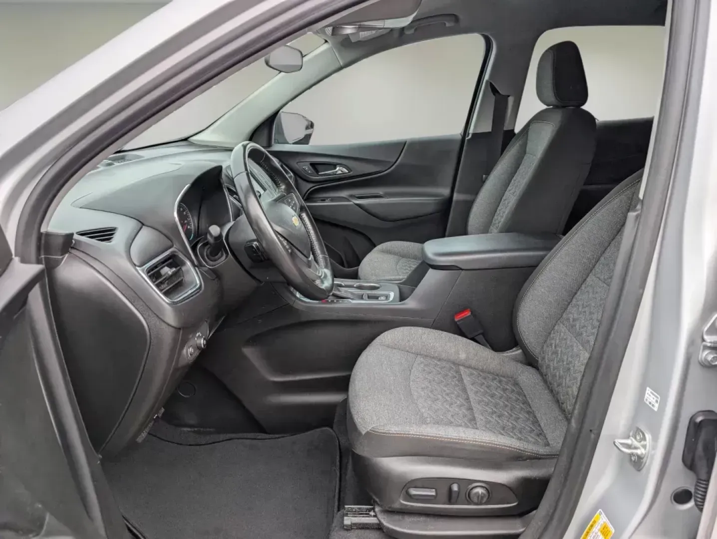 2022 /Jet Black Chevrolet Equinox LT (2GNAXTEV9N6) with an Turbocharged Gas I4 1.5L/92 engine, 6-Speed Automatic transmission, located at 7000 Northlake Connector, Columbus, GA, 31904, (706) 987-8085, 32.524975, -84.978134 - **Elevate Your Everyday Adventures with the 2022 Chevrolet Equinox LT at Gils Auto - Columbus #2**<br /> <br /> Looking for the perfect SUV to accommodate your active lifestyle or family needs? Look no further than the 2022 Chevrolet Equinox LT, available now at Gils Auto - Columbus #2! Located at 7 - Photo#10