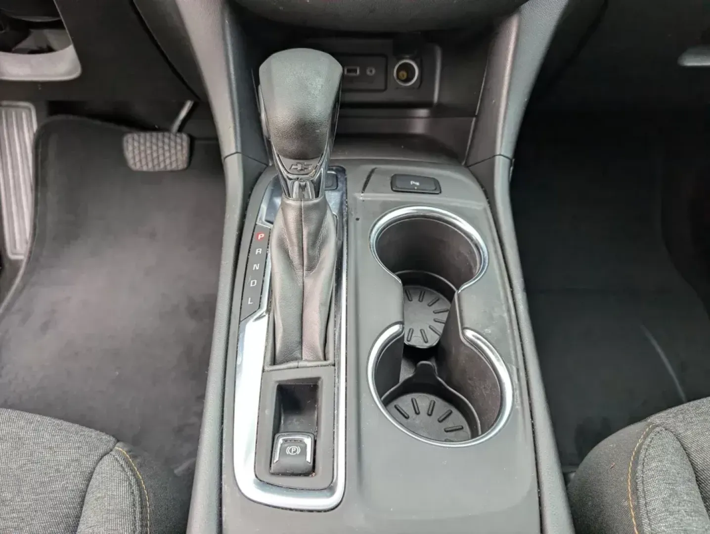 2022 /Jet Black Chevrolet Equinox LT (2GNAXTEV9N6) with an Turbocharged Gas I4 1.5L/92 engine, 6-Speed Automatic transmission, located at 7000 Northlake Connector, Columbus, GA, 31904, (706) 987-8085, 32.524975, -84.978134 - **Elevate Your Everyday Adventures with the 2022 Chevrolet Equinox LT at Gils Auto - Columbus #2**<br /> <br /> Looking for the perfect SUV to accommodate your active lifestyle or family needs? Look no further than the 2022 Chevrolet Equinox LT, available now at Gils Auto - Columbus #2! Located at 7 - Photo#13
