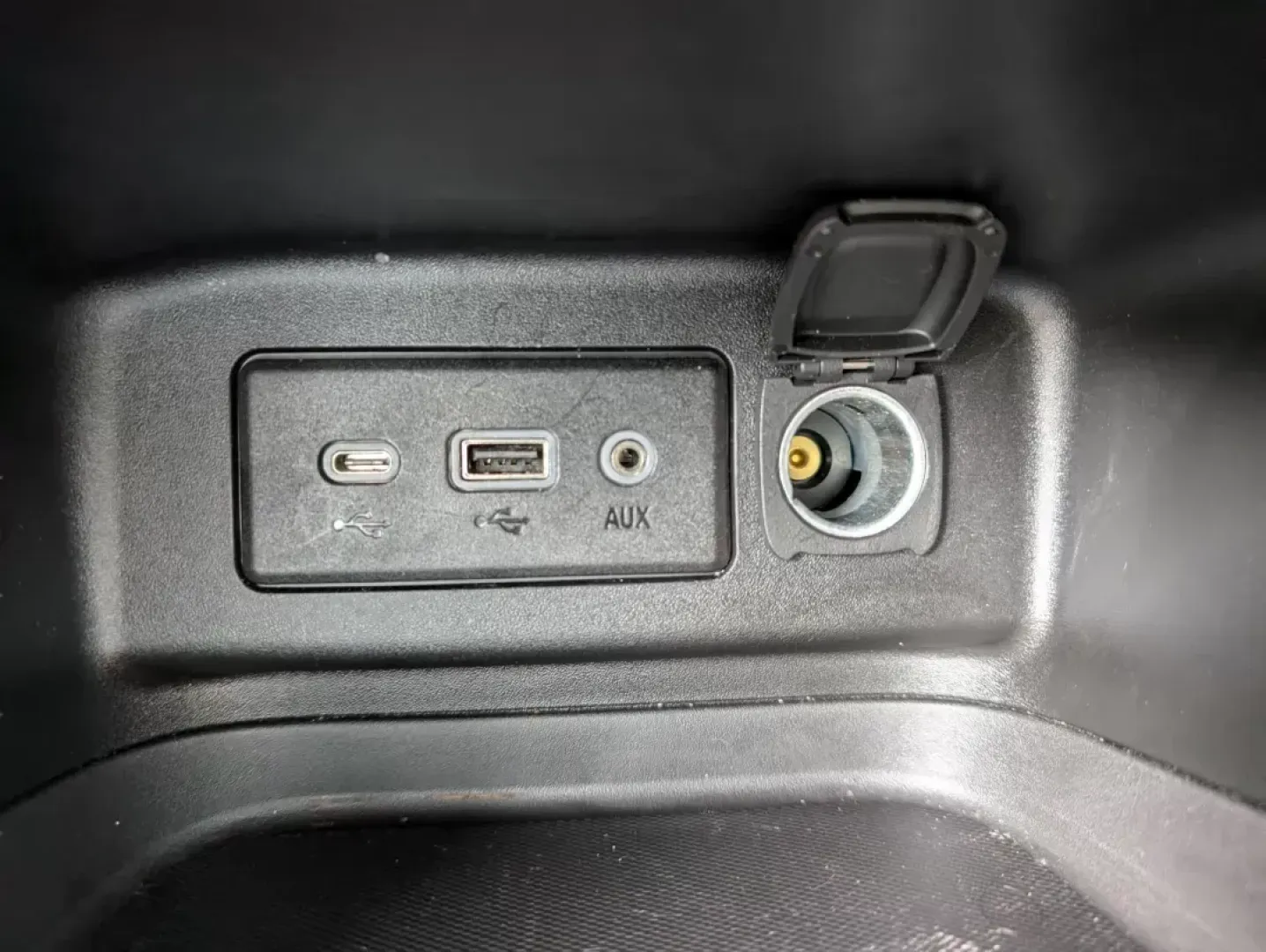 2022 /Jet Black Chevrolet Equinox LT (2GNAXTEV9N6) with an Turbocharged Gas I4 1.5L/92 engine, 6-Speed Automatic transmission, located at 7000 Northlake Connector, Columbus, GA, 31904, (706) 987-8085, 32.524975, -84.978134 - **Elevate Your Everyday Adventures with the 2022 Chevrolet Equinox LT at Gils Auto - Columbus #2**<br /> <br /> Looking for the perfect SUV to accommodate your active lifestyle or family needs? Look no further than the 2022 Chevrolet Equinox LT, available now at Gils Auto - Columbus #2! Located at 7 - Photo#15