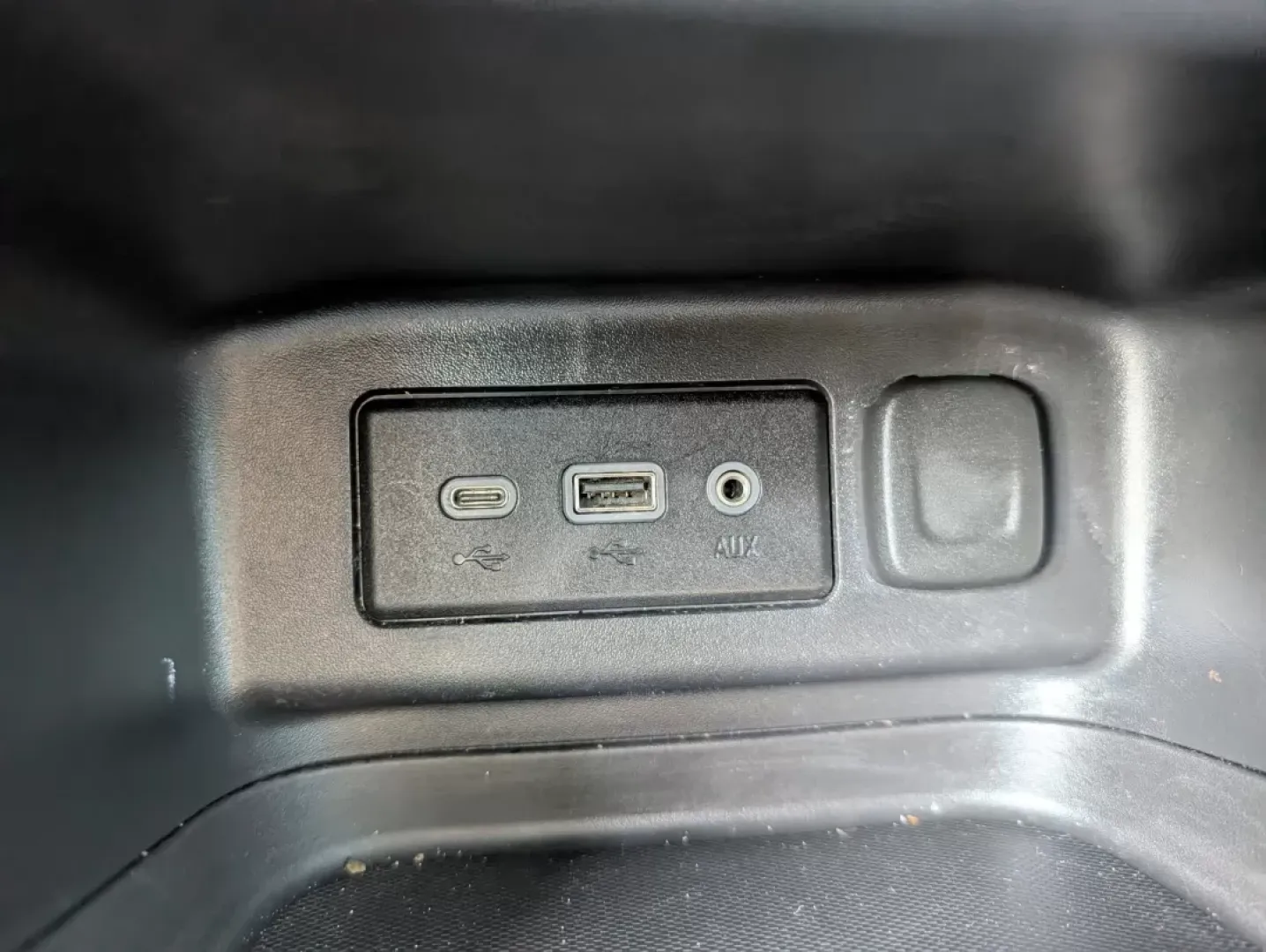 2022 /Jet Black Chevrolet Equinox LT (3GNAXUEV0NL) with an Other engine, located at 1430 Gateway Drive, Opelika, AL, 36801, (334) 239-0944, 32.637871, -85.409790 - **Explore the Open Road with the 2022 Chevrolet Equinox Your Perfect Adventure Companion!**<br /> <br /> Are you searching for the ideal vehicle that can transition seamlessly from weekday commutes to weekend escapades? Look no further than the stunning 2022 Chevrolet Equinox LT available now at Gi - Photo#14