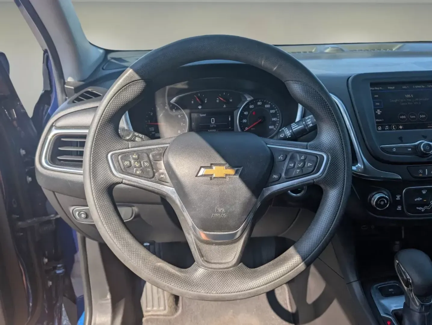 2022 /Jet Black Chevrolet Equinox LT (3GNAXUEV0NL) with an Other engine, located at 1430 Gateway Drive, Opelika, AL, 36801, (334) 239-0944, 32.637871, -85.409790 - **Explore the Open Road with the 2022 Chevrolet Equinox Your Perfect Adventure Companion!**<br /> <br /> Are you searching for the ideal vehicle that can transition seamlessly from weekday commutes to weekend escapades? Look no further than the stunning 2022 Chevrolet Equinox LT available now at Gi - Photo#15