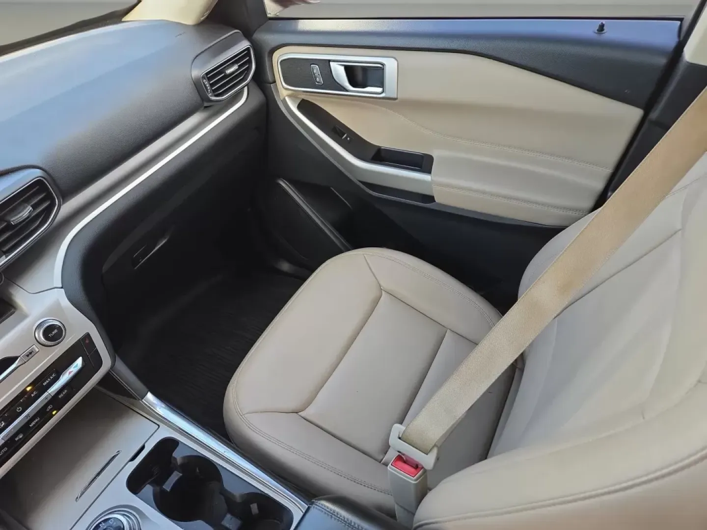 2022 Ford Explorer XLT (1FMSK7DH0NG) with an Other engine, located at 521 Old Farm Lane Rd, Prattville, AL, 36066, (334) 325-1505, 32.482460, -86.416367 - Are you ready to elevate your family's adventures or tackle your daily commute with style and comfort? Look no further than this stunning 2022 Ford Explorer XLT, available now at Gils Auto in Phenix City, AL. Perfectly designed for those who seek versatility without compromising on luxury, this SUV - Photo#15