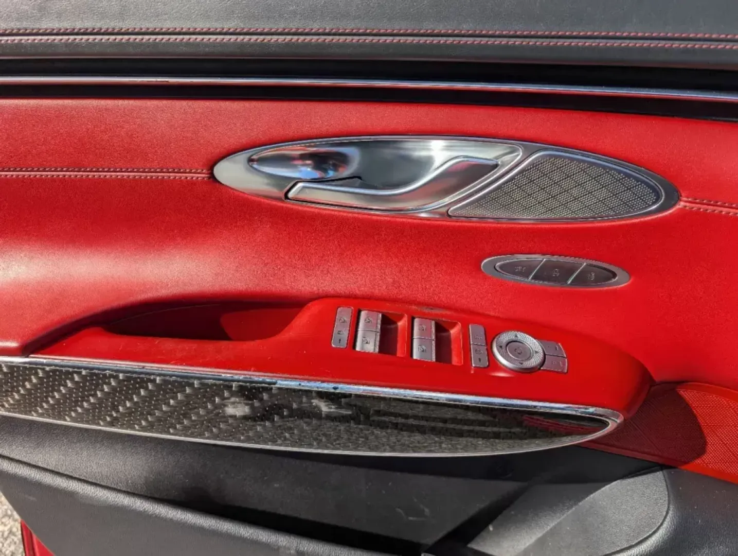 2022 /Red Genesis GV70 3.5T Sport (KMUMCDTC7NU) with an Twin Turbo Premium Unleaded V-6 3.5 L/212 engine, 8-Speed Automatic w/OD transmission, located at 3959 U.S. 80 W, Phenix City, AL, 36870, (334) 297-4885, 32.469296, -85.135185 - ### Elevate Your Drive with the 2022 Genesis GV70 - Perfect for Every Adventure!<br /> <br /> Ready to redefine your driving experience? The 2022 Genesis GV70 is here to blend luxury, power, and performance, making it the ideal choice for discerning drivers in Phenix City, AL. Whether you're navigat - Photo#9