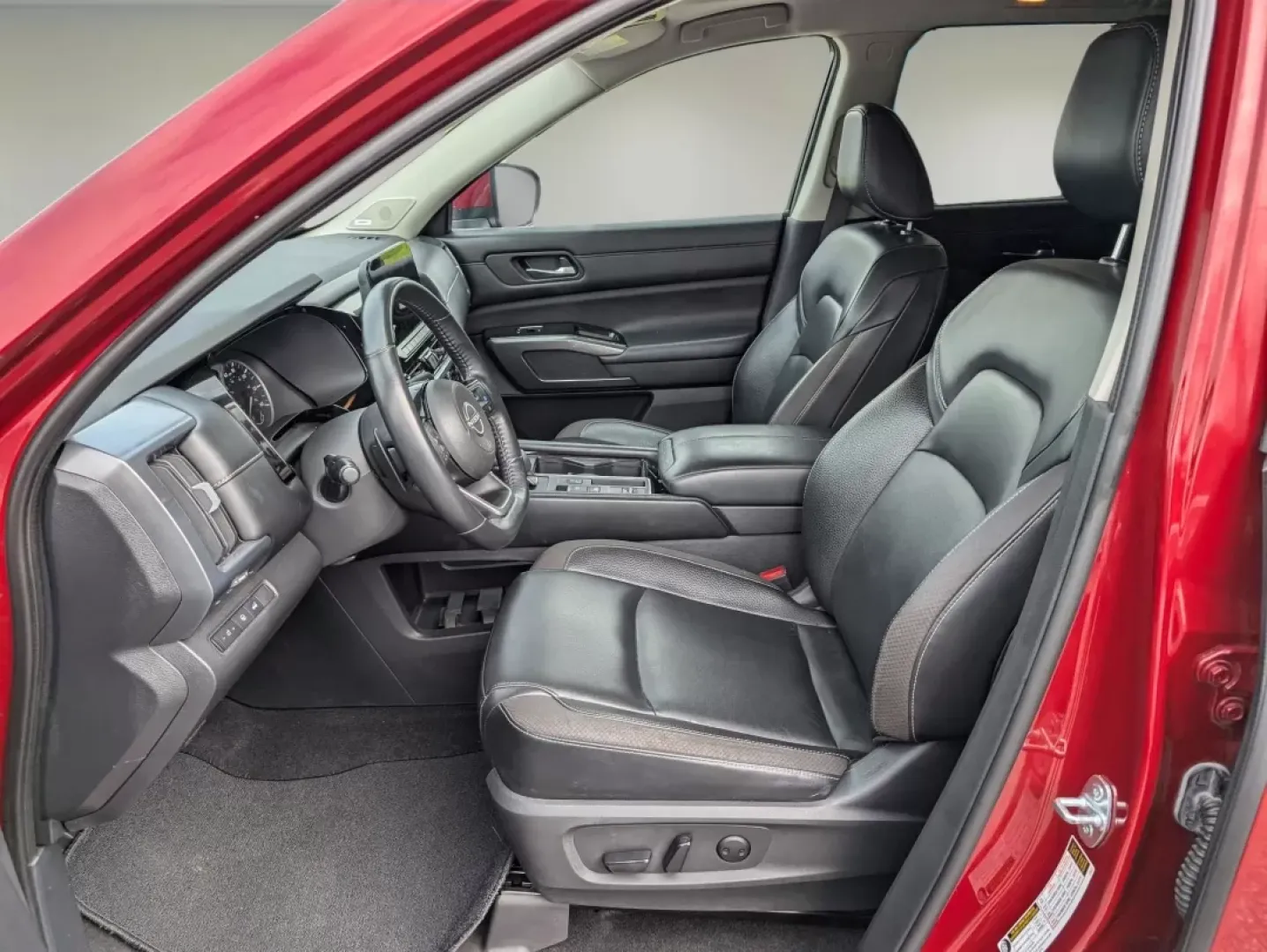 2022 /Charcoal Nissan Pathfinder SL (5N1DR3CB2NC) with an Other engine, located at 7000 Northlake Connector, Columbus, GA, 31904, (706) 987-8085, 32.524975, -84.978134 - Explore life to the fullest with the 2022 Nissan Pathfinder SL, perfectly designed for those who seek adventure without sacrificing comfort. Whether you're a growing family needing space for your kids and gear, or a budget-conscious buyer looking for a reliable SUV, this vehicle is the ideal compani - Photo#9