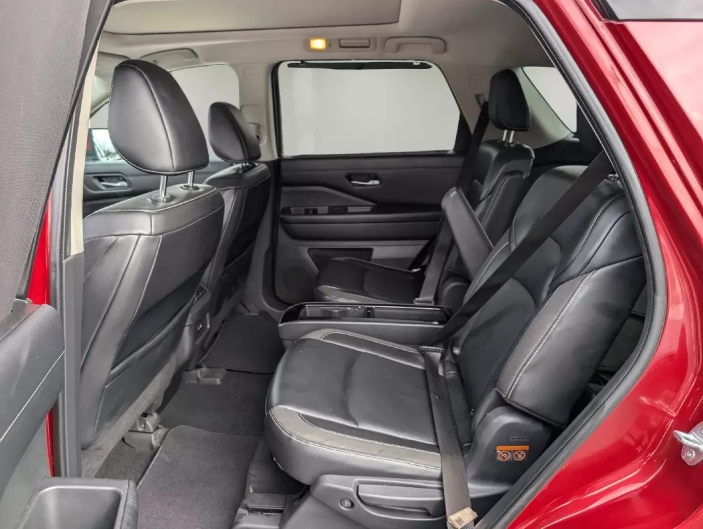 2022 /Charcoal Nissan Pathfinder SL (5N1DR3CB2NC) with an Other engine, located at 7000 Northlake Connector, Columbus, GA, 31904, (706) 987-8085, 32.524975, -84.978134 - Explore life to the fullest with the 2022 Nissan Pathfinder SL, perfectly designed for those who seek adventure without sacrificing comfort. Whether you're a growing family needing space for your kids and gear, or a budget-conscious buyer looking for a reliable SUV, this vehicle is the ideal compani - Photo#10