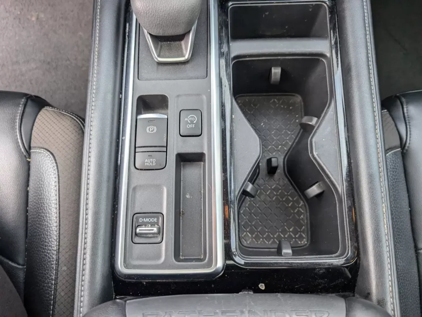 2022 /Charcoal Nissan Pathfinder SL (5N1DR3CB2NC) with an Other engine, located at 7000 Northlake Connector, Columbus, GA, 31904, (706) 987-8085, 32.524975, -84.978134 - Explore life to the fullest with the 2022 Nissan Pathfinder SL, perfectly designed for those who seek adventure without sacrificing comfort. Whether you're a growing family needing space for your kids and gear, or a budget-conscious buyer looking for a reliable SUV, this vehicle is the ideal compani - Photo#13