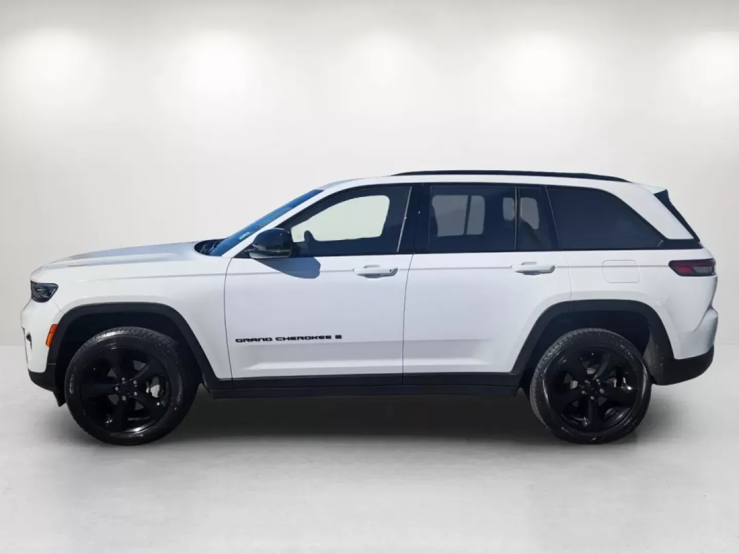 2023 /Global Black Jeep Grand Cherokee Limited (1C4RJGBG7PC) with an Other engine, located at 3959 U.S. 80 W, Phenix City, AL, 36870, (334) 297-4885, 32.469296, -85.135185 - **Explore the 2023 Jeep Grand Cherokee Limited: Your Ticket to Adventure in Phenix City!**<br /> <br /> Are you ready for your next adventure? The 2023 Jeep Grand Cherokee Limited isn't just a vehicle; it's your gateway to freedom. Whether you're navigating the bustle of daily life or setting off on - Photo#16